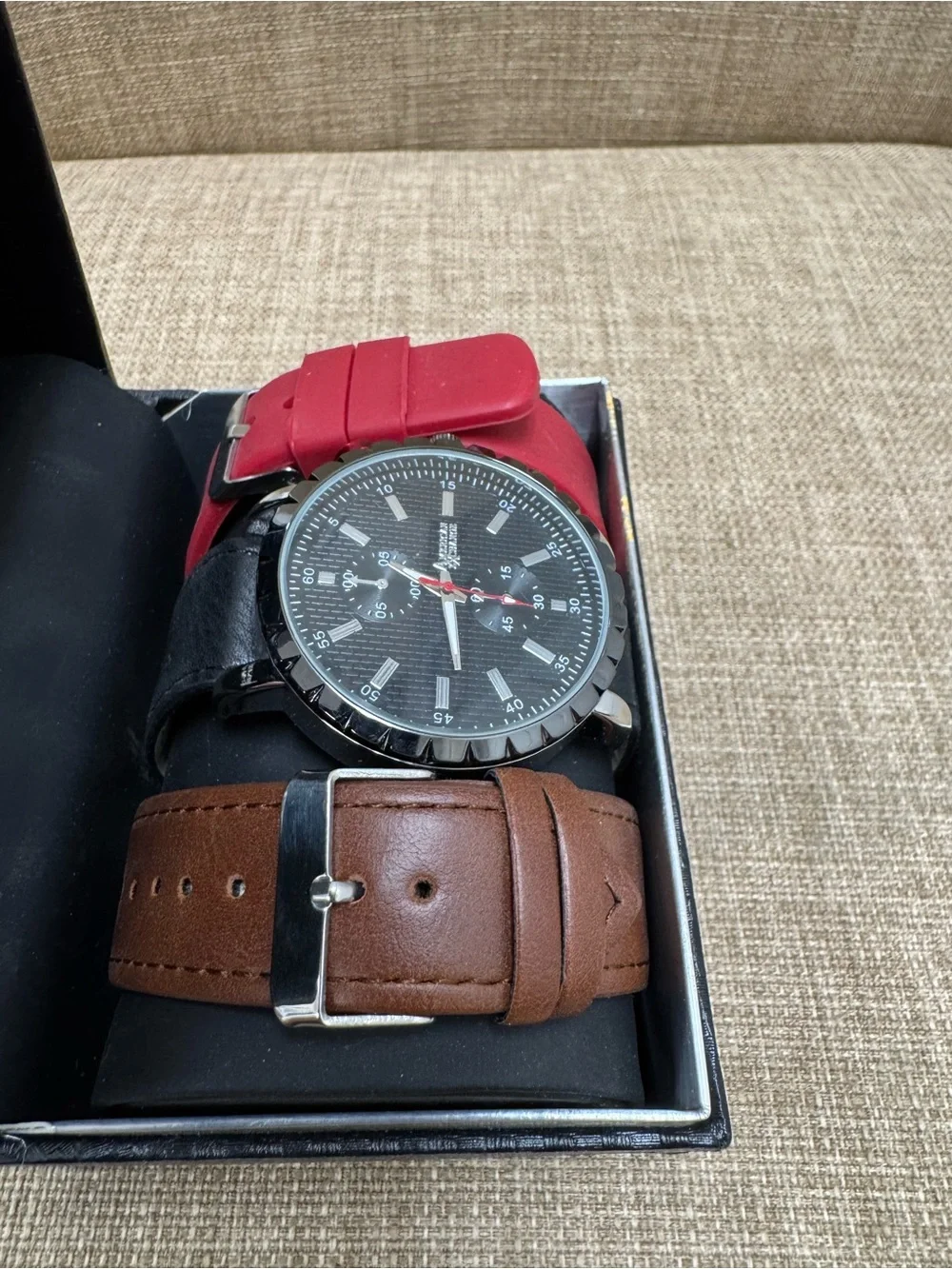 American Exchange Men’s Quartz Analog Silver Tone Black Dial Strap Set Box